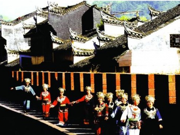 湖南人的湘菜加盟连锁品牌【湘西部落】