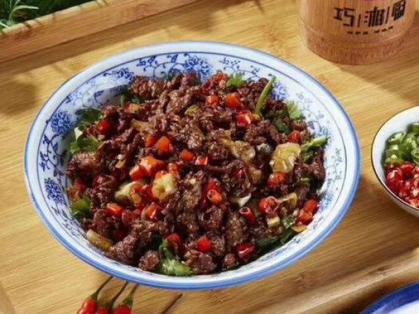 选择开一家湘菜加盟连锁品牌店时需要注意哪些问题