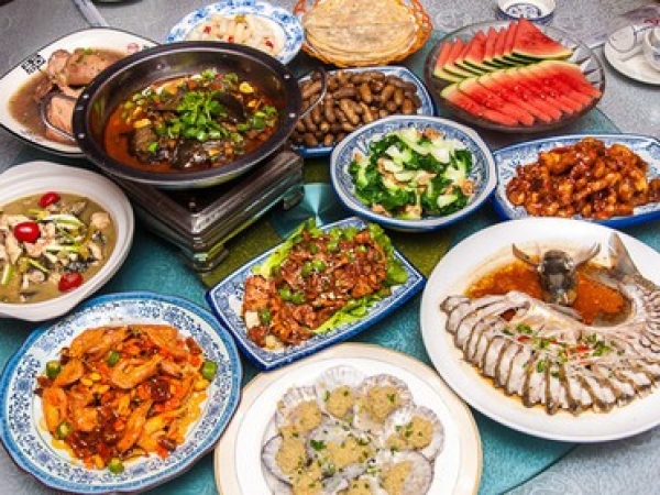 湖南湘菜加盟，选择湘西部落实现双赢